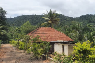 Elaneeru  Village with no covid cases  Karnataka village  Covid-19  karnataka Covid  കൊവിഡിനെ പ്രവേശിപ്പിക്കാതെ എലനീരു ഗ്രാമം  കൊവിഡ് മാനദണ്ഡം  എലനീരു  ദക്ഷിണ കന്നട  കൊവിഡ്  കൊവിഡ് രണ്ടാം തരംഗം  സാമൂഹ്യക്ഷേമ വകുപ്പ്