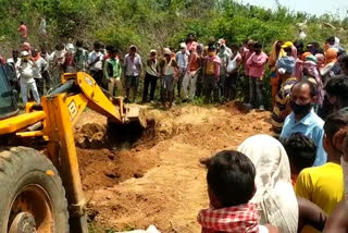 exhumed dead body from grave for post-mortem in Giridih