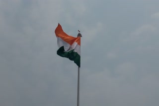 national-flag-being-put-up-in-rishikesh-seeing-will-awaken-patriotism