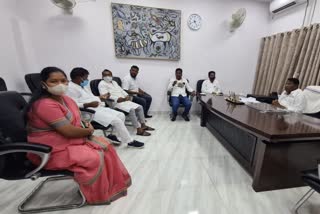 delegation-of-tribal-leaders-met-dr-rameshwar-oraon-in-ranchi