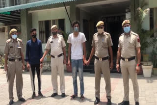 four-arrested-in-two-separate-incidents-of-theft-in-narela-and-keshavpuram