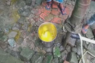 hand-pump-water-comes-out-yellow