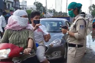 policeman making video