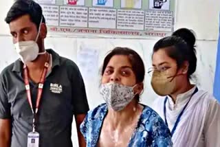 राजस्थान की ताजा खबर  भरतपुर न्यूज  महिला ने खुद पर डाला तेजाब  woman poured acid on herself  Bharatpur News  Rajasthan latest news  bharatpur latest news  land dispute