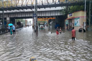 red alert for Mumbai  Mumbai latest news  Mumbai rain news  മുംബൈ വാർത്തകള്‍  മഴ വാർത്തകള്‍  കാലാവസ്ഥാ നിരീക്ഷണ കേന്ദ്രം  മുംബൈയില്‍ മഴ