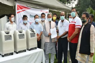 mahindra-group-came-forward-to-fight-corona-presented-an-ambulance-to-the-chief-minister