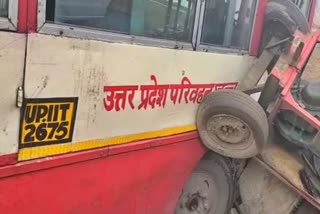 bus accident at agra kanpur expressway