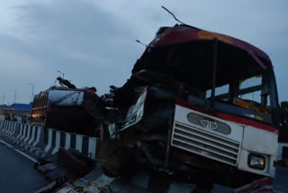 bus accident in agra
