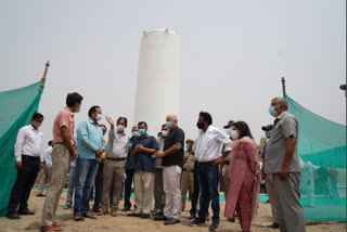 CM kejriwal visit oxygen storage plant