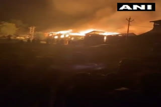 jammu kashmir fire  kammu fire in houses  jammu kashmir fire broke news  ജമ്മു കശ്‌മീരിൽ തീപിടിത്തം  ജമ്മു കശ്‌മീരിൽ തീപിടിത്തം വാർത്ത  ജമ്മു കശ്മീരിൽ വീടുകളിൽ തീപിടിത്തം