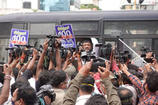 karnataka-congress-leaders-protest-on-petrol-price-hike