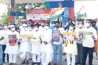congress party protest against hike price of fuel in gulbarga