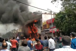 Fire in Lajpat Nagar Central Market