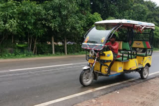 World Day Against Child Labor 2021: Malda boy drives toto to earn money for family