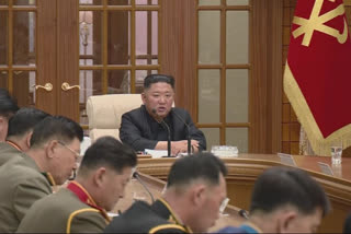 شمالی کوریا کے رہنما کم جونگ ان کی فوجی کمانڈرس کے ساتھ میٹنگ