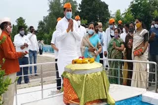 Tukadoji Maharaj Samadhi Darshan Nana Patole