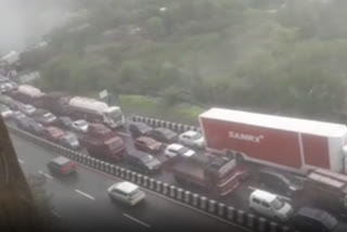 Mumbai - Pune Expressway up to 2 km traffic jam