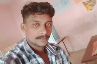 man stabbed to death  യുവാവിനെ കുത്തിക്കൊലപ്പെടുത്തി  കാവനാട്  കുത്തിക്കൊലപ്പെടുത്തി  stabbed to death  പള്ളിക്കാവ്  death