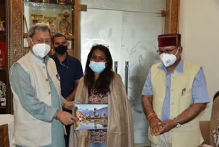 mountaineer-savita-kanswal-met-cm