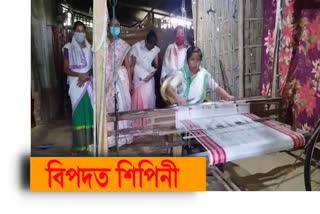 ক’ৰণাৰৰ ত্ৰাসৰ বাবে তাঁতশালত পৰি ৰৈছে শিপিনীৰ গামোছা