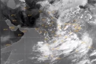 Expansion of southwest monsoons in coastal areas with low pressure