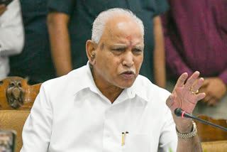 Karnataka Chief Minister B S Yediyurappa on Monday announced Rs one lakh relief  BPL families which lost earning member to COVID to get Rs one lakh relief in Karnataka  കൊവിഡിനെ തുടര്‍ന്ന് മുതിര്‍ന്ന അംഗം മരിച്ച, ദാരിദ്ര്യരേഖയ്ക്ക് താഴെയുള്ള കുടുംബങ്ങള്‍ക്കാണ് സര്‍ക്കാര്‍ ഈ സഹായം നല്‍കുക.  കൊവിഡില്‍ പ്രതിസന്ധിയിലായ ബി.പി.എല്‍ കുടംബങ്ങള്‍ക്ക് ഒരു ലക്ഷം പ്രഖ്യാപിച്ച് യെദ്യൂരപ്പ  കൊവിഡിനെ തുടര്‍ന്ന് നിരവധി കുടുംബങ്ങൾ പ്രതിസന്ധിയിലാണ്.  BPL families which lost earning member to COVID to get Rs one lakh relief in Karnataka