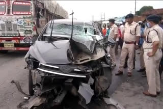 Hazaribag SP car crash, hazaribag sp injured in road accident in ramgarh