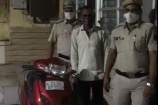 Tilak Vihar police caught criminal in Delhi