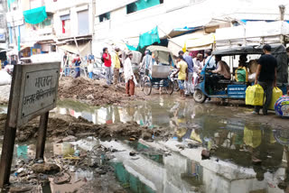 local people troubled due to pathetic condition of ustad bismillah khan road in varanasi