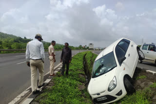 car crashed on the Mumbai-Ahmedabad National Highway