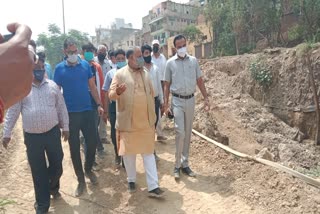 mayor-took-stock-of-kishanganj-rail-under-bridge-in-view-of-monsoon