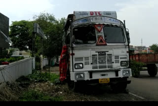 TRUCK DRIVER COMMITS SUICIDE BY HANGING HIMSELF IN FRONTS OF POLICE