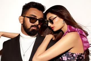 athiya-shetty-stylish-photo-with-cricketer-kl-rahul-vira