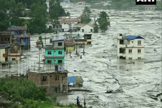 3 Indians among 20 missing in flash floods in central Nepal  നേപ്പാളിൽ വെള്ളപ്പൊക്കം  മൂന്ന് ഇന്ത്യക്കാരടക്കം 20 പേരെ കാണാതായി  ജില്ലാ അഡ്മിനിസ്ട്രേഷൻ ഓഫിസർ  ഹിമപാതം  മെലാഞ്ചി ഇടനാഴി  flood  Nepal floods