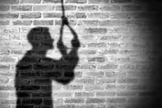 youth committed suicide in indore