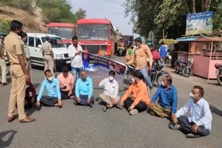 Samata Parishad Road block Nandurbar