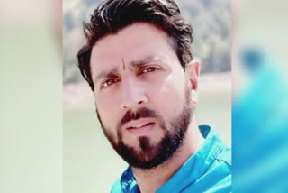 Policeman dies in firing by terrorists in Saidpora area near Idgah of Old Srinagar  Policeman dies in firing by terrorists  Old Srinagar  Policeman dies  തീവ്രവാദികളുടെ വെടിയേറ്റ് ജമ്മുകശ്മീരില്‍ പൊലീസ് ഉദ്യോഗസ്ഥന്‍ കൊല്ലപ്പെട്ടു  പൊലീസ് ഉദ്യോഗസ്ഥന്‍ കൊല്ലപ്പെട്ടു