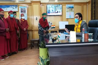 buddhist-religious-guru-met-dc-hemraj-bairwa-on-the-issue-of-uprooting-dungyur-in-kinnaur