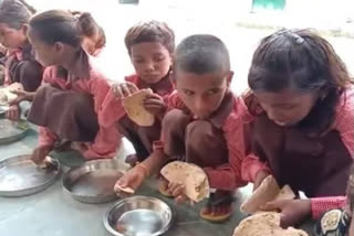 Central Board of Indirect Taxes and Customs  GST  mid-day meals exempt from GST  mid day meal programme  ഉച്ചഭക്ഷണ പദ്ധതിയെ ജിഎസ്‌ടിയിൽ നിന്ന് ഒഴിവാക്കി  പ്രീ സ്കൂൾ  അങ്കണവാടി  mid-day meals exempt from GST  വിദ്യാഭ്യാസ സ്ഥാപനം  ജിഎസ്‌ടി  ചരക്ക് സേവന നികുതി  സിബിഐസി  നാഷണൽ ബോർഡ് ഓഫ് എക്സാമിനേഷൻ