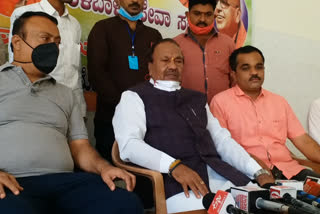 Minister Eshwarappa on Leader change matter