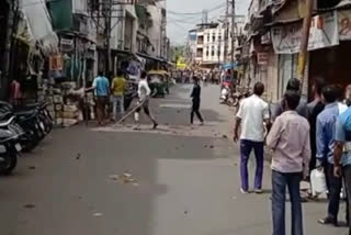 stone pelting incident happened after dispute in jinsi area of indore