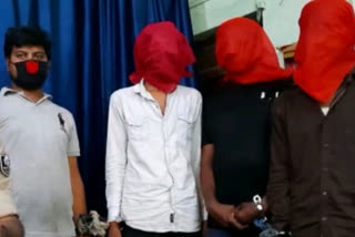 पुलिस ने शराब पार्टी करते हुए चार जुआरियों को किया गिरफ्तार