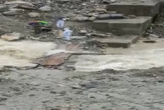 danger-on-temporary-bridge-over-dudhganga-river-in-kedarnath