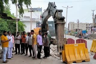निर्माणाधीन नाले को लेकर विवाद, Devli Municipality and Uncha Panchayat Controversy, Uncha Panchayat stopped the work of drain, टोंक न्यूज, rajasthan news