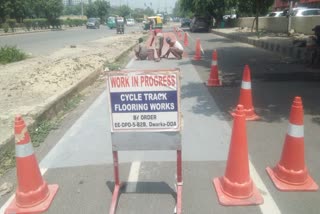 construction-of-cycle-track-in-dwarka-sector-11-is-going-on