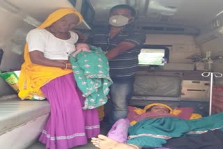 baby delivery in moving ambulance, Karauli news