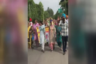 Mohali:ਸਾਂਝਾ ਅਧਿਆਪਕ ਮੋਰਚਾ ਵੱਲੋਂ ਅਨੋਖਾ ਪ੍ਰਦਰਸ਼ਨ