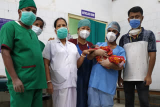 a baby weighed 5.2 kg took birth at Silchar Civil Hospital  Civil Hospital in Silchar  5.2 കിലോഗ്രാം ഭാരമുള്ള കുട്ടിക്ക് ജന്മം നൽകി യുവതി  അസം സിൽചാർ സിവിൽ ആശുപത്രി