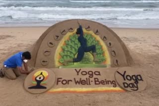 सुदर्शन पटनायक की योग दिवस पर सैंड आर्ट