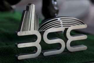 Sensex tanks nearly 600 pts in early trade; Nifty below 15,600